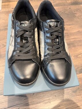 Guess Black Men’s Leddy  Leather Sneakers with Gray Monogram Panels  Size US 9.5